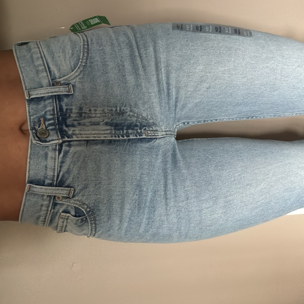 NWT women’s 90’s high rise straight jean